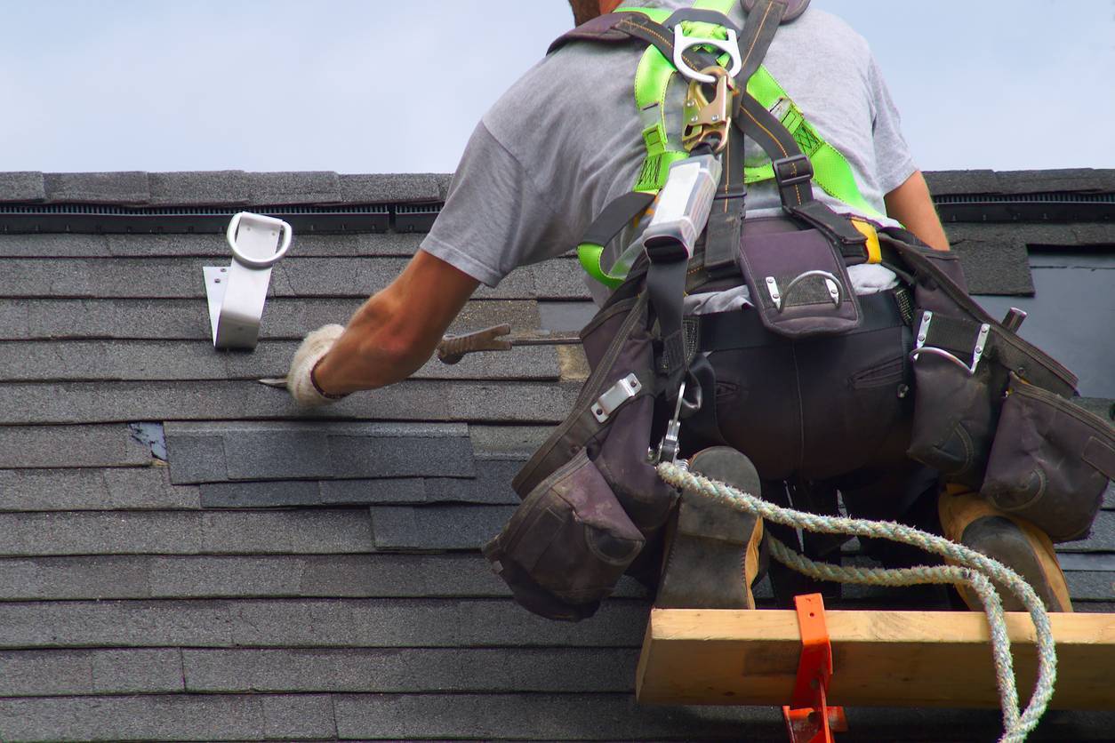 rénovation toiture toit couvreur zingueur maison travaux efficacité énergétique