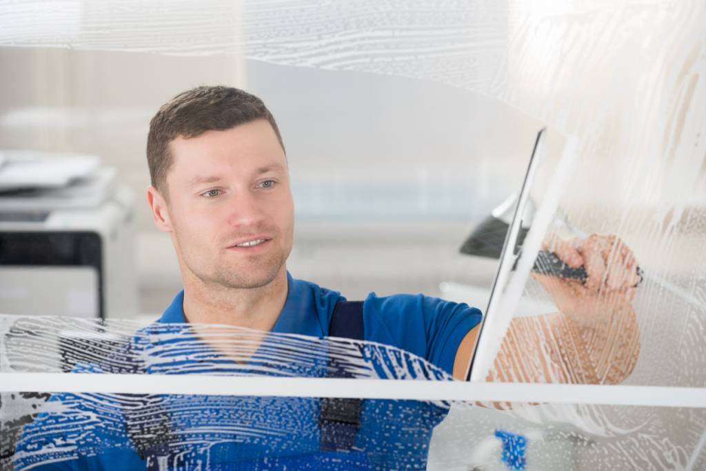 nettoyage vitres lavage ménage carreaux laveur tâches ménagères
